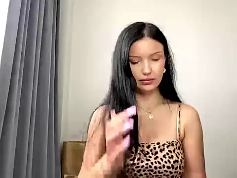 Snapshot of JoanGold chatting on May 5, 2026, 12:13 pm JoanGold online show from May 5, 2026, 12:13 pm