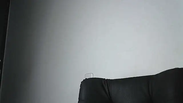 Snapshot of Thommas8a chatting on February 21, 2026, 12:33 am Thommas8a online show from February 21, 2026, 12:33 am