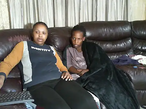 Caramel-Diva online show from April 6, 2026, 8:32 pm