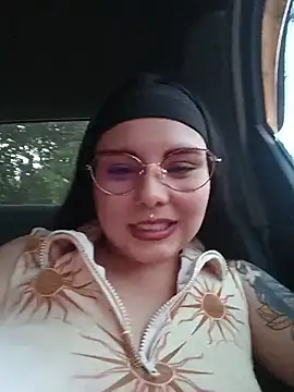 Snapshot of Yulska chatting on April 23, 2026, 10:56 pm Yulska online show from April 23, 2026, 10:56 pm