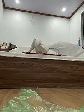 cuty lusy online show from February 24, 2026, 12:03 pm