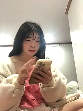 cuty lusy online show from March 11, 2026, 3:01 am