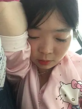 cuty lusy online show from May 14, 2026, 2:13 pm