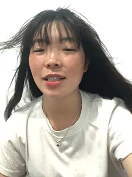 cuty lusy online show from May 16, 2026, 8:00 am
