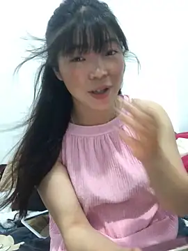 cuty lusy online show from May 17, 2026, 6:55 am