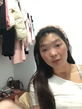 cuty lusy online show from May 24, 2026, 5:34 am