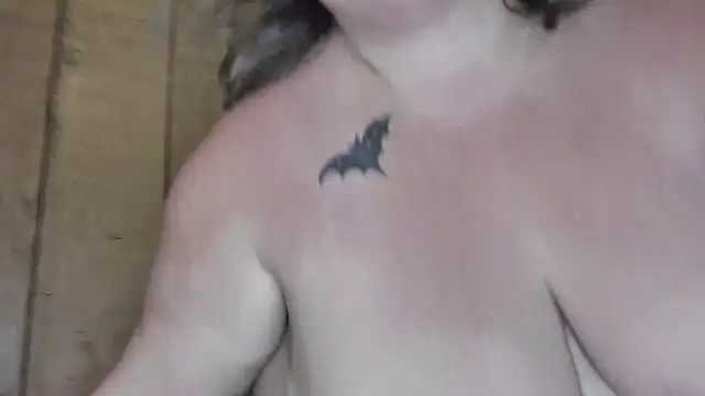 Snapshot of ladylynn13 chatting on April 23, 2026, 9:39 pm ladylynn13 online show from April 23, 2026, 9:39 pm
