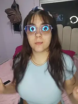 Snapshot of its_lauu_ chatting on February 7, 2026, 11:52 pm its lauu online show from February 7, 2026, 11:52 pm