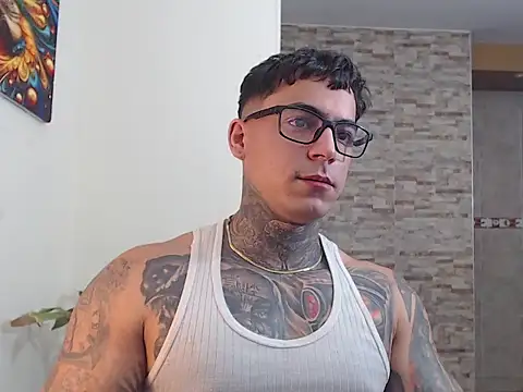 maxstrom111 online show from February 13, 2026, 2:02 pm