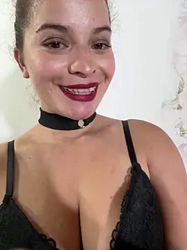 Snapshot of AriBeautiful chatting on May 6, 2026, 6:08 am AriBeautiful online show from May 6, 2026, 6:08 am