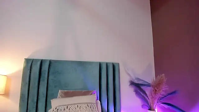 Snapshot of AndraCyruss chatting on February 21, 2026, 12:22 am AndraCyruss online show from February 21, 2026, 12:22 am