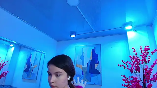 Chloe dolly online show from March 31, 2026, 11:10 am