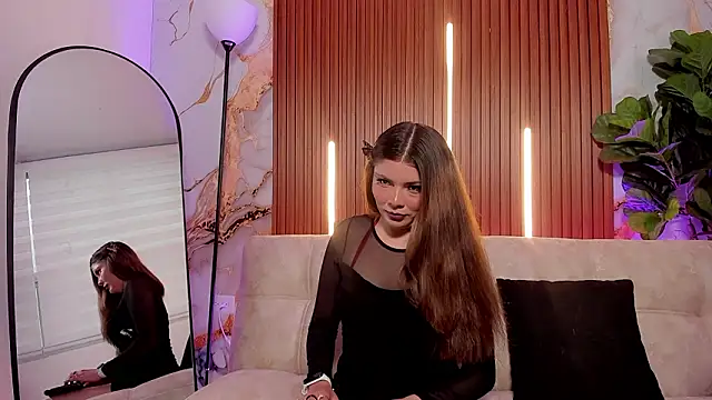 Scarlett Raven  online show from February 9, 2026, 3:05 pm