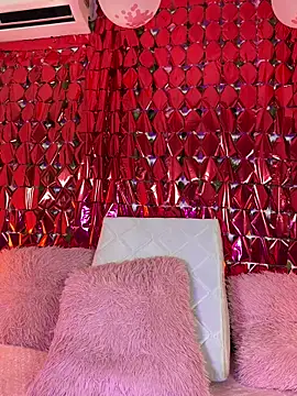 Woo isDaphne online show from February 12, 2026, 12:05 am