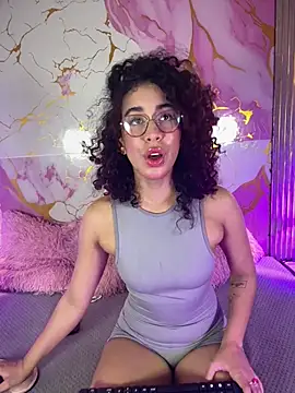 Snapshot of Woo_isDaphne chatting on April 13, 2026, 10:59 pm Woo isDaphne online show from April 13, 2026, 10:59 pm