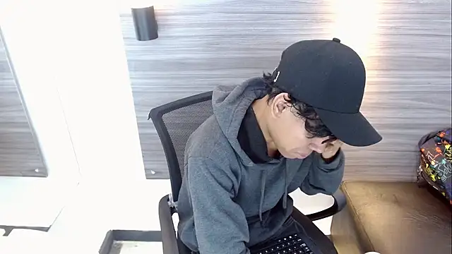 DaviidBuckx  online show from April 22, 2026, 2:25 am
