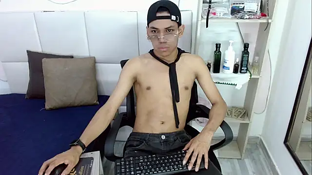 DaviidBuckx  online show from May 10, 2026, 8:58 pm