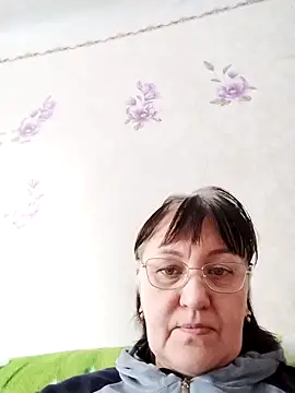 ViolaStar75 online show from February 18, 2026, 7:04 am