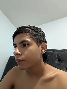 Snapshot of two_cam_latin chatting on February 27, 2026, 5:07 am two cam latin online show from February 27, 2026, 5:07 am