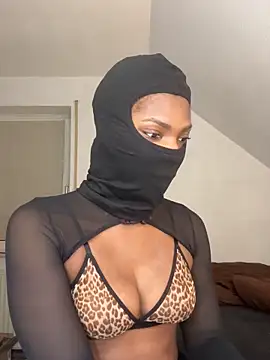 Snapshot of KiaraAmara chatting on February 14, 2026, 6:15 pm KiaraAmara online show from February 14, 2026, 6:15 pm