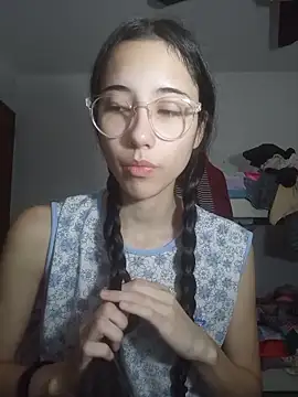 isaaabelaaa online show from March 13, 2026, 10:11 am