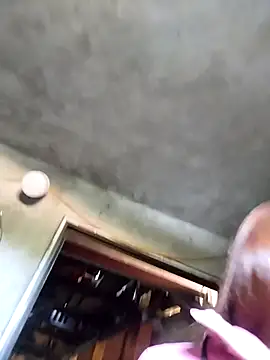 Yiyoongg online show from April 8, 2026, 1:16 am