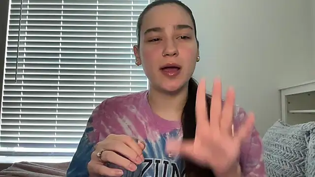anitayurmoniii online show from July 21, 2026, 8:33 pm