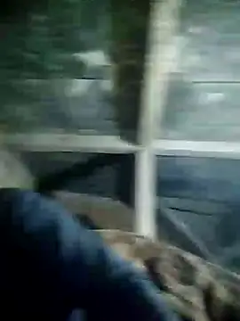 Snapshot of Loomaraj chatting on April 18, 2026, 7:18 pm Loomaraj online show from April 18, 2026, 7:18 pm