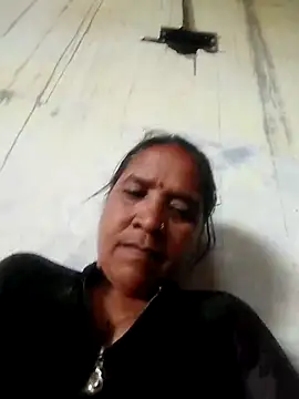 Snapshot of Loomaraj chatting on May 15, 2026, 5:36 am Loomaraj online show from May 15, 2026, 5:36 am