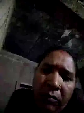 Snapshot of Loomaraj chatting on June 8, 2026, 4:29 pm Loomaraj online show from June 8, 2026, 4:29 pm