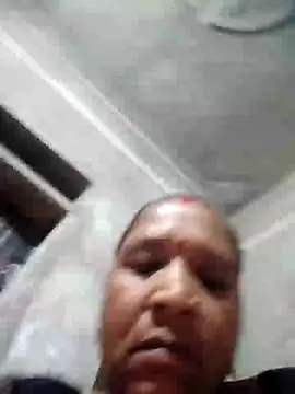 Snapshot of Loomaraj chatting on June 28, 2026, 11:22 pm Loomaraj online show from June 28, 2026, 11:22 pm