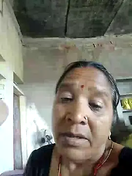 Snapshot of Loomaraj chatting on July 8, 2026, 6:29 am Loomaraj online show from July 8, 2026, 6:29 am