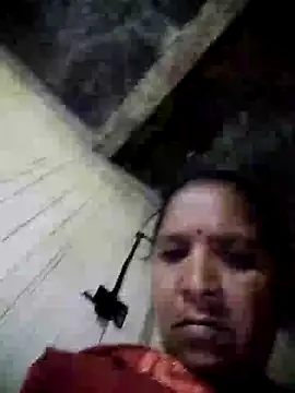 Snapshot of Loomaraj chatting on July 14, 2026, 2:34 pm Loomaraj online show from July 14, 2026, 2:34 pm