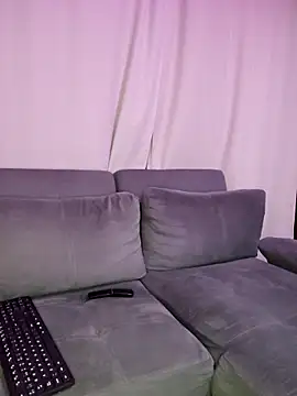 VelvetSolez online show from April 20, 2026, 4:48 am