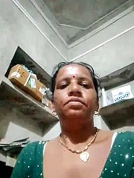 Snapshot of Anitarakkoli chatting on July 8, 2026, 9:52 pm Anitarakkoli online show from July 8, 2026, 9:52 pm