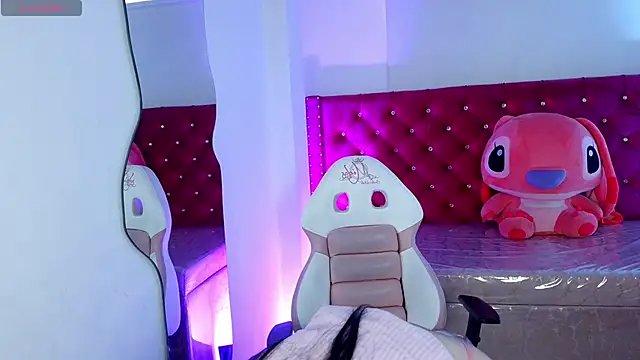 babyy nicols m online show from April 7, 2026, 11:54 am