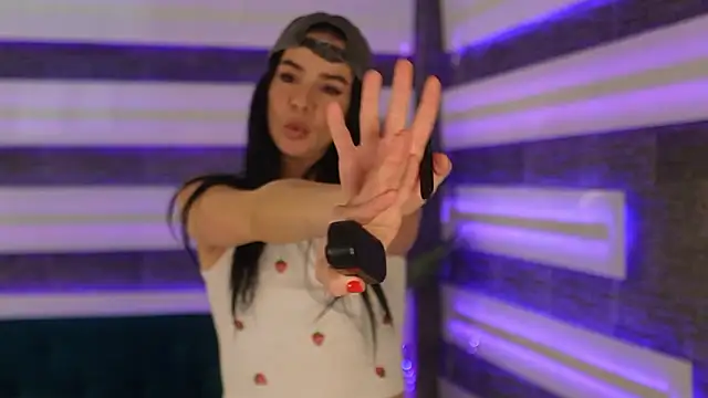 Snapshot of SkyMusee_ chatting on February 20, 2026, 1:22 pm SkyMusee online show from February 20, 2026, 1:22 pm