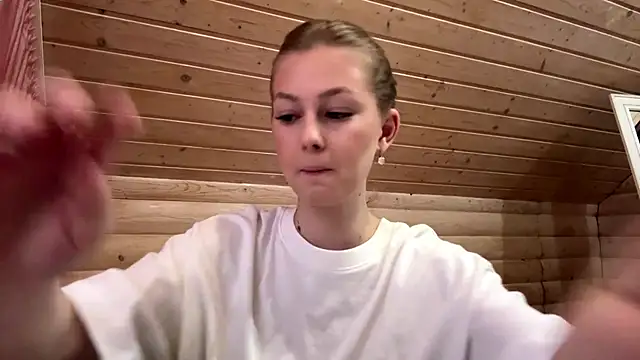 Snapshot of TessSamul chatting on May 7, 2026, 4:01 pm TessSamul online show from May 7, 2026, 4:01 pm