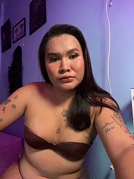 Snapshot of hollynicole chatting on June 18, 2026, 8:36 am hollynicole online show from June 18, 2026, 8:36 am