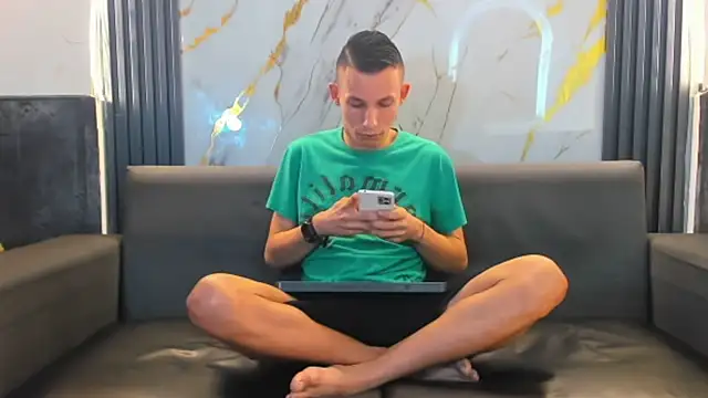 Isaak 26 online show from March 19, 2026, 12:53 pm