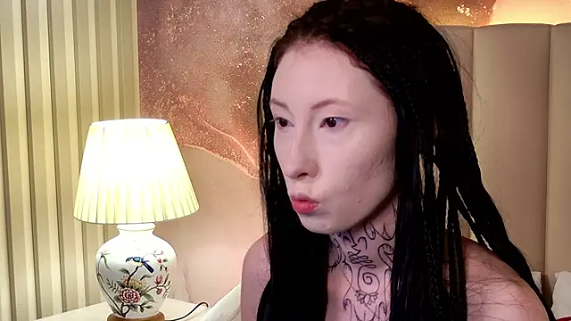 Snapshot of roxy_morrison_x chatting on June 28, 2026, 3:34 am roxy morrison x online show from June 28, 2026, 3:34 am