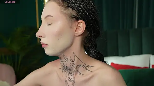 Snapshot of roxy_morrison_x chatting on July 5, 2026, 3:34 am roxy morrison x online show from July 5, 2026, 3:34 am