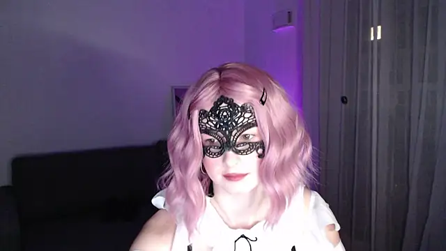 Snapshot of LunaXcherry chatting on February 25, 2026, 5:22 pm LunaXcherry online show from February 25, 2026, 5:22 pm