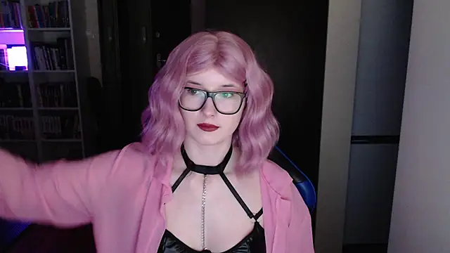 LunaXcherry online show from March 25, 2026, 5:41 pm