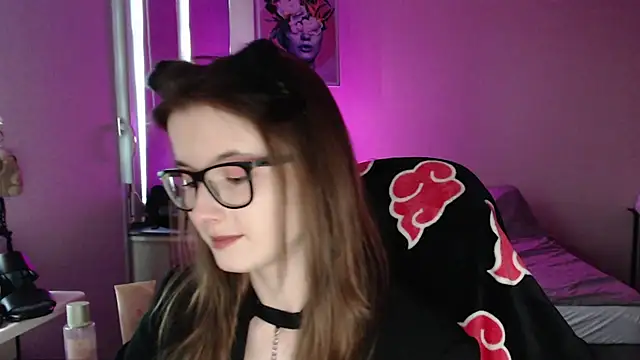 Snapshot of LunaXcherry chatting on June 9, 2026, 4:51 pm LunaXcherry online show from June 9, 2026, 4:51 pm