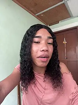 Queenoflustx online show from August 4, 2026, 5:54 am