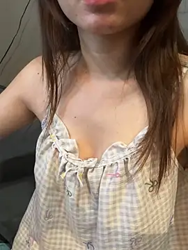 Nixie-Nixie online show from May 21, 2026, 2:13 pm