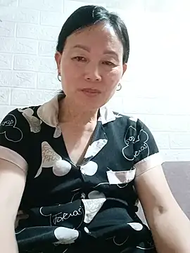 Snapshot of Kiss_love2 chatting on May 23, 2026, 1:59 pm Kiss love2 online show from May 23, 2026, 1:59 pm