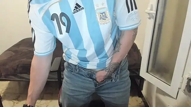 Snapshot of joaquin420_hot chatting on February 21, 2026, 10:11 pm joaquin420 hot online show from February 21, 2026, 10:11 pm