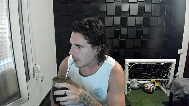Snapshot of joaquin420_hot chatting on June 28, 2026, 6:08 am joaquin420 hot online show from June 28, 2026, 6:08 am